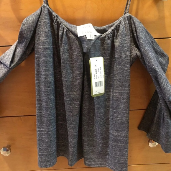 Nicole Miller cut out shoulder blouse P - Picture 2 of 4